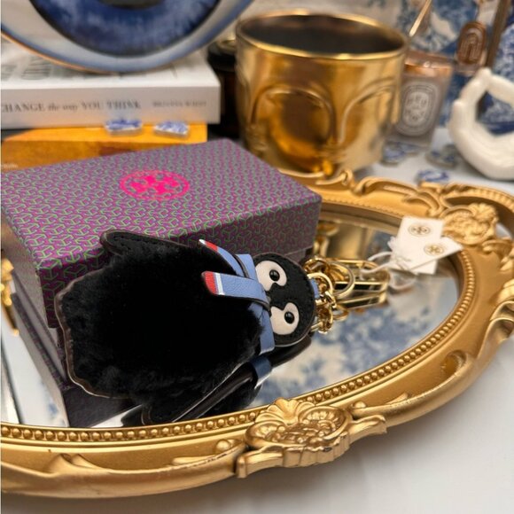 🆕 TORY BURCH 🧿 NWT NIB Pete the Penguin Keychain / Key Fob - Picture 4 of 12